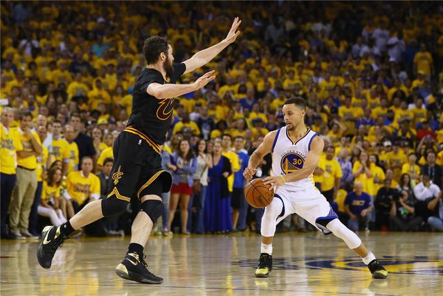 斯诺克世锦赛：丁俊晖暂时领先吉尔伯特 肖国栋淘汰周跃龙晋级